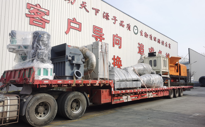 由于山東顆粒機(jī)質(zhì)量與價(jià)格并存，在市場的所占比例越來越大，越來越多的客戶選擇與山東顆粒機(jī)廠家合作，購買鋸末顆粒機(jī)、破碎機(jī)、粉碎機(jī)等設(shè)備。